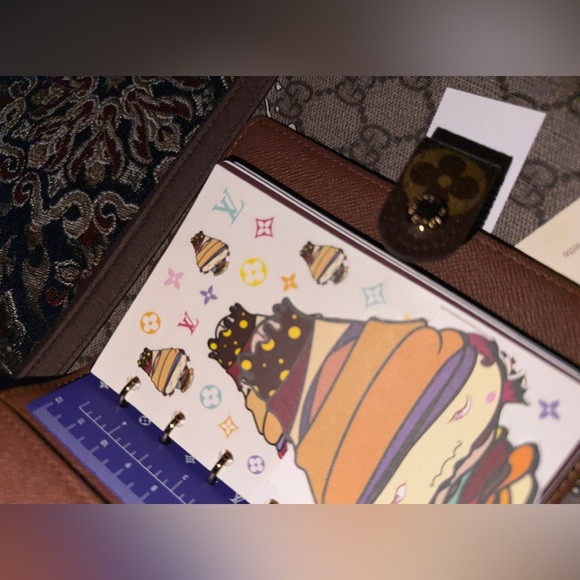 🖤Authentic Unisex Louis Vuitton Chibi Takashi Murakami Agenda PM.🤎 - Picture 13 of 16